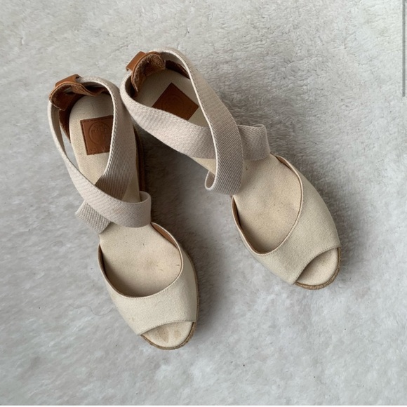 Tory Burch ivory strappy espadrille wedge sandals 6 - Picture 3 of 5